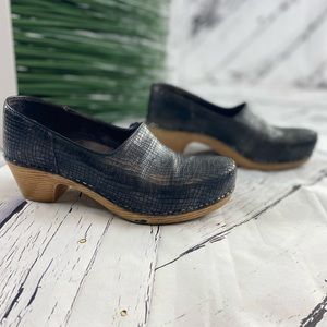 Dansko Marisol Metallic Croc Pump size 36